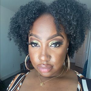 Meet your Posher, Lakeisha